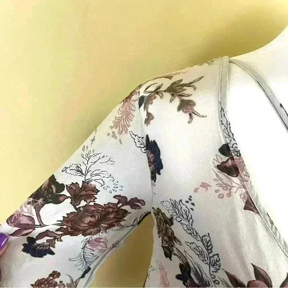 Free People Floral Rayon Cross Strap Bell Sleeve Shift Tunic Blouse Size XS - Picture 7 of 16